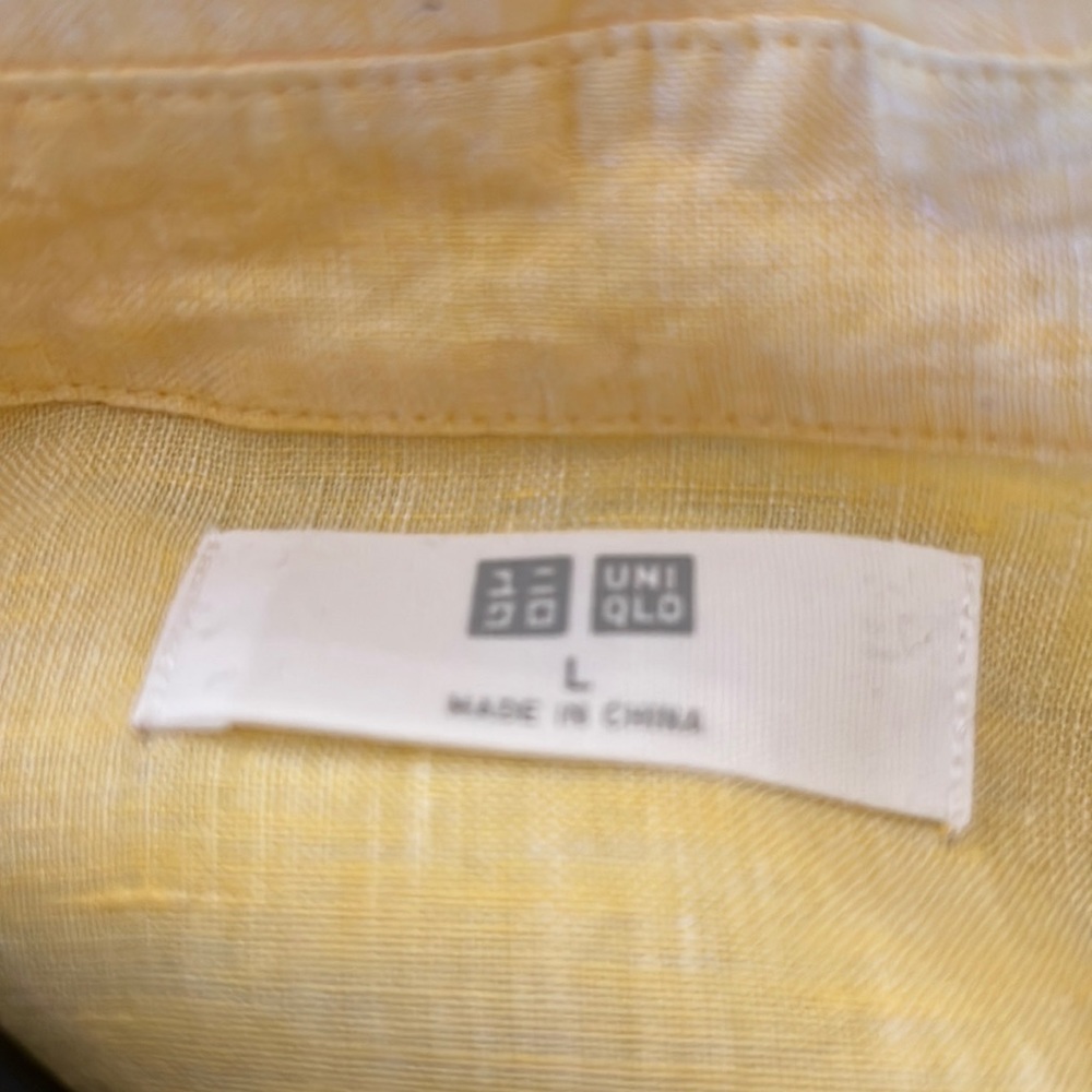 HP🔥 UNIQLO. EUC. Lovely. Easy fit 100% linen button down shirt. Smoke free home - Picture 4 of 5